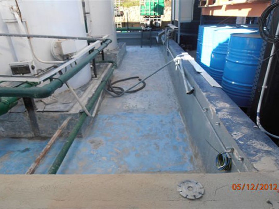 Reparación cubetos de retención en Univar en Chiva. Foto 4